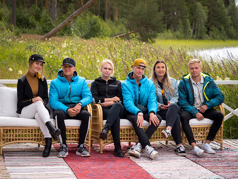 Varatut naiset ja treffikumppanit