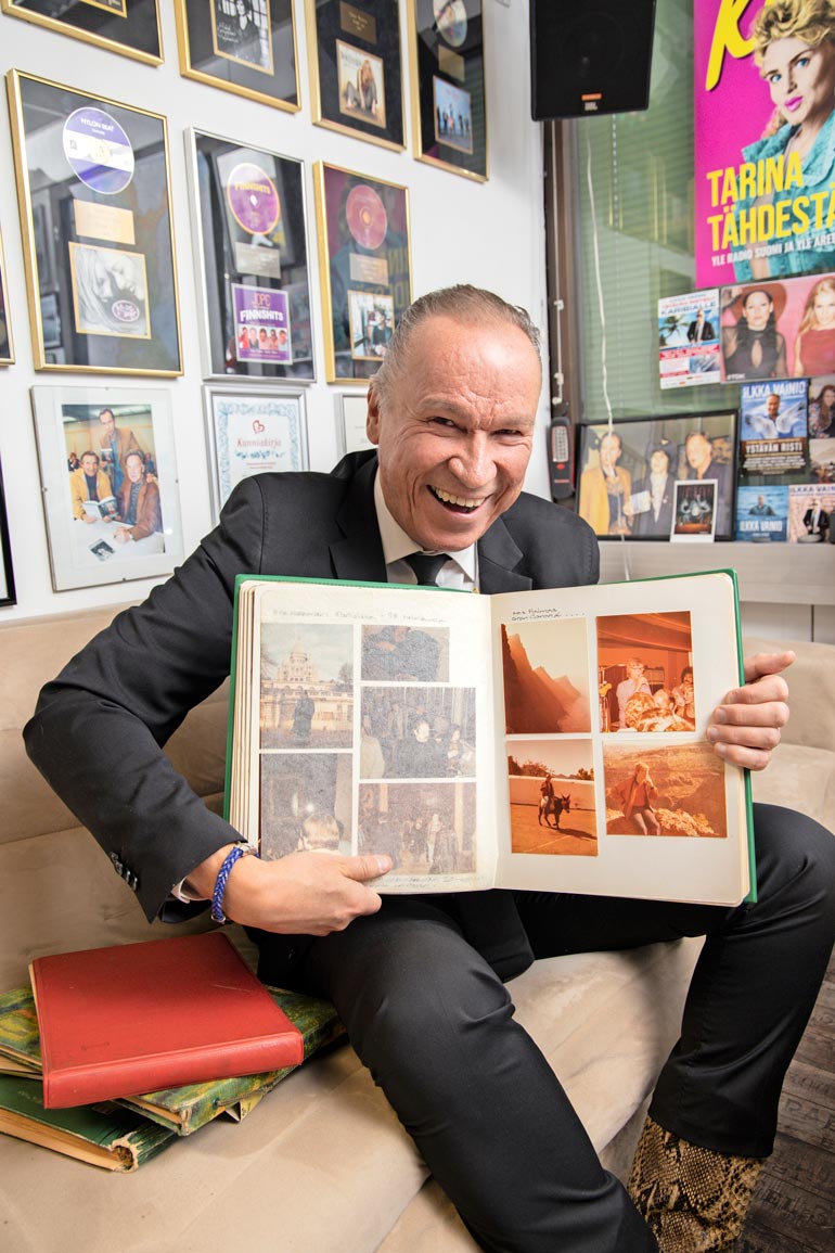 Muistot elävät mielessä ja kuva-albumeissa. Ilkka “Ile” Vainio on jatkanut isänsä jalanjäljillä sanoittajana, artistina ja musiikkivaikuttajana.