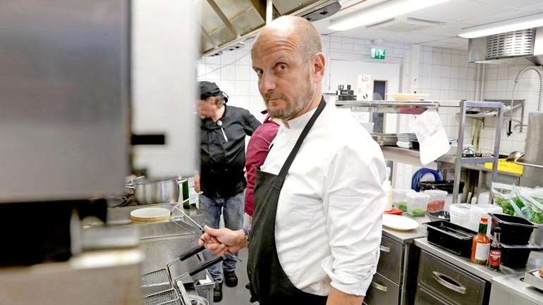 Kuppilat Kuntoon, Hans Välimäki! Nelonen, 389 000 katsojaa