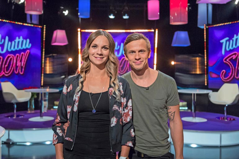 Aami-vaimo ja Konsta ovat olleet yhdessä jo 20 vuotta. Kuva on heidän vierailustaan Tuttu juttu -show’ssa.