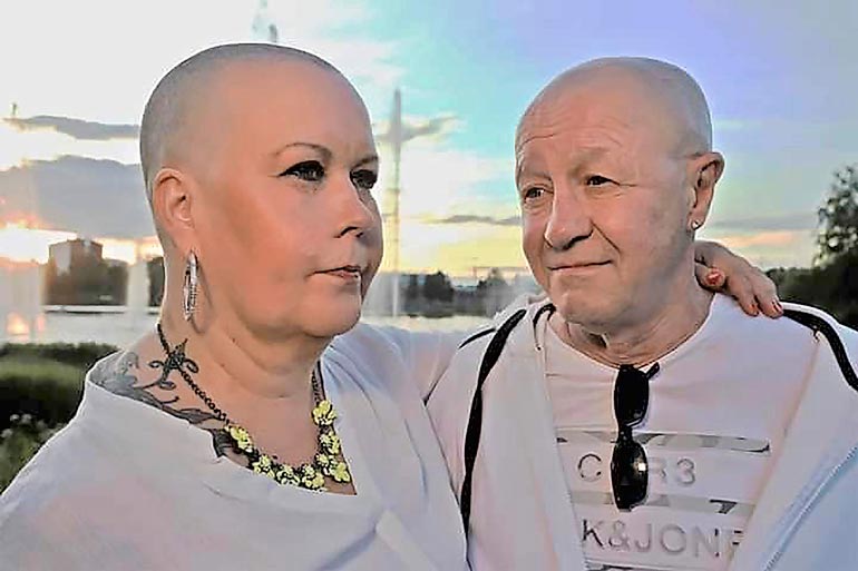 – Riskiryhmäläisinä emme hingu väenpaljouteen, ja viihdymme keskenämme pyykkiä pesten ja televisiota katsoen, Mia ja Enzo kertovat.