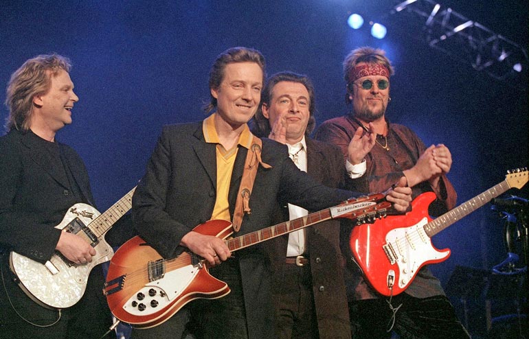 Pepe Willbergin, Pave Maijasen, Kirkan ja Hectorin Mestarit areenalla -konsertti vuonna 1998 oli jättimenestys.