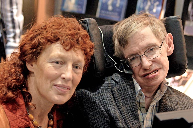 Vuonna 1995 Stephen jätti pitkäaikaisen vaimonsa Janen ja meni naimisiin hoitajansa Elaine Masonin (kuvassa) kanssa.