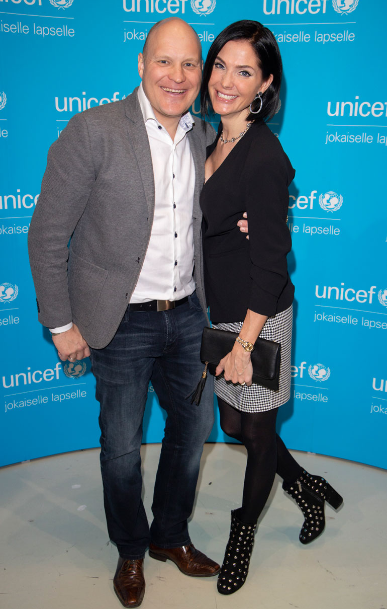 (190315) -- Helsinki, March 15, 2019 – Kalle and Riina-Maija Palander poses for the camera during UNICEF maailman tärkein ilta in Helsinki, Finland, 15. March 2019. (Matti Matikainen/Aller Media)