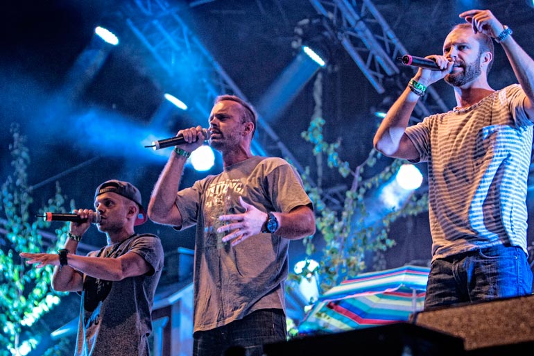 Dan on luonut musiikista itselleen jo 20-vuotisen uran. Hän ei koe, että pituuden takia jotain olisi jäänyt kokematta. – Ehkei ura miesmallina auennut, mutta en tiedä olisinko halunnutkaan, hän kertoo nauraen. Kuvassa Kapasiteettiyksikkö vuonna 2012.