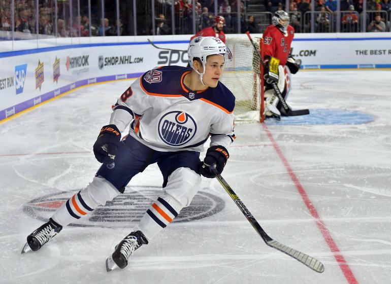 Jesse Puljujärven ensimmäinen NHL-yritys meni enemmän tai vähemmän kaarteluksi. Onnistuuko Pulju lyömään nyt läpi?