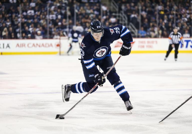 Patrik Laineelta odotetaan tulosta Winnipeg Jetsissä.