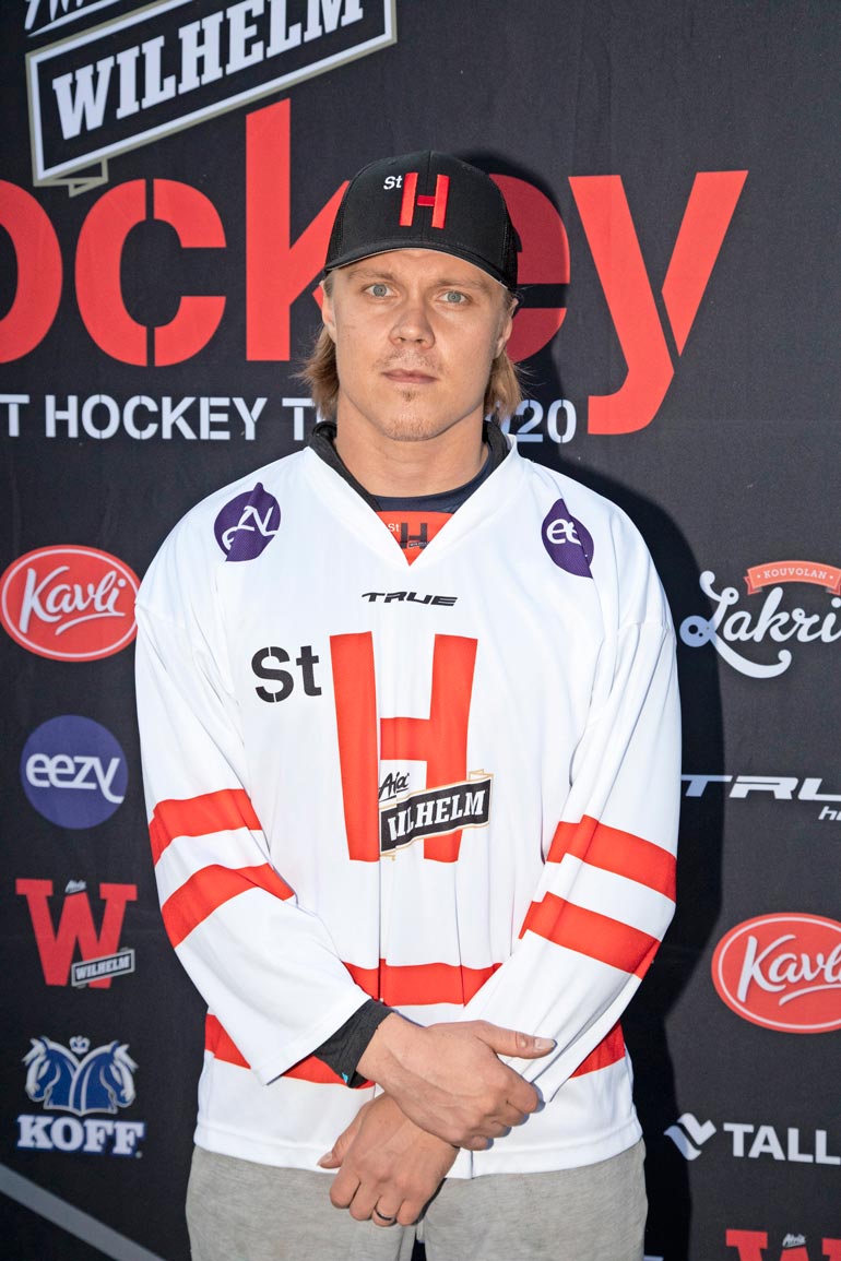 Seurakaveriksi tullut Mikael Granlund kertoi Erikille, millainen seura Nashvillessä on, ennen kuin tämä allekirjoitti sopimuksen.