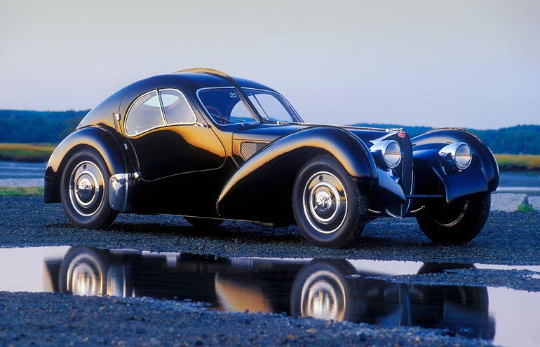 Kokoelman helmi on ehdottomasti Bugatti-merkkinen loistoauto, joka on mallia 57SC Atlantic Coupe. Hinnaksi sille on arvioitu 33 miljoonaa euroa.