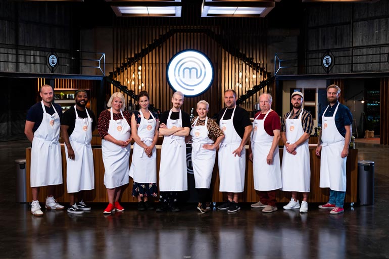 Maaliskuussa alkavasssa MasterChef VIP -ohjelmassa kisaavat Max Seeck (vas.), Seksikäs-Suklaa, Minna Kuukka, Olga Temonen, Miska Haakana, Anna Perho, Perttu Sirviö, Jarmo Koski, Voli ja Joel Harkimo.