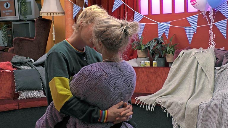 Pariskunta tutustui toisiinsa Big Brother -talossa vuonna 2019. Suhde syveni sittemmin ulkomaailmassa.