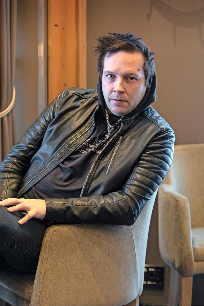 Musiikista tuli nuorelle Garylle pakotie purkaa pahaa oloaan. – Olen ikuisesti kiitollinen enolleni, jolta sain kitaran 13-vuotiaana.