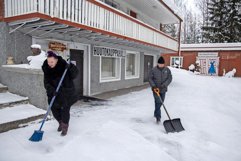 Arki täyttyy pikkuhommista, sillä korona ei pysäytä esimerkiksi Pian tuhat lumentuloa.
