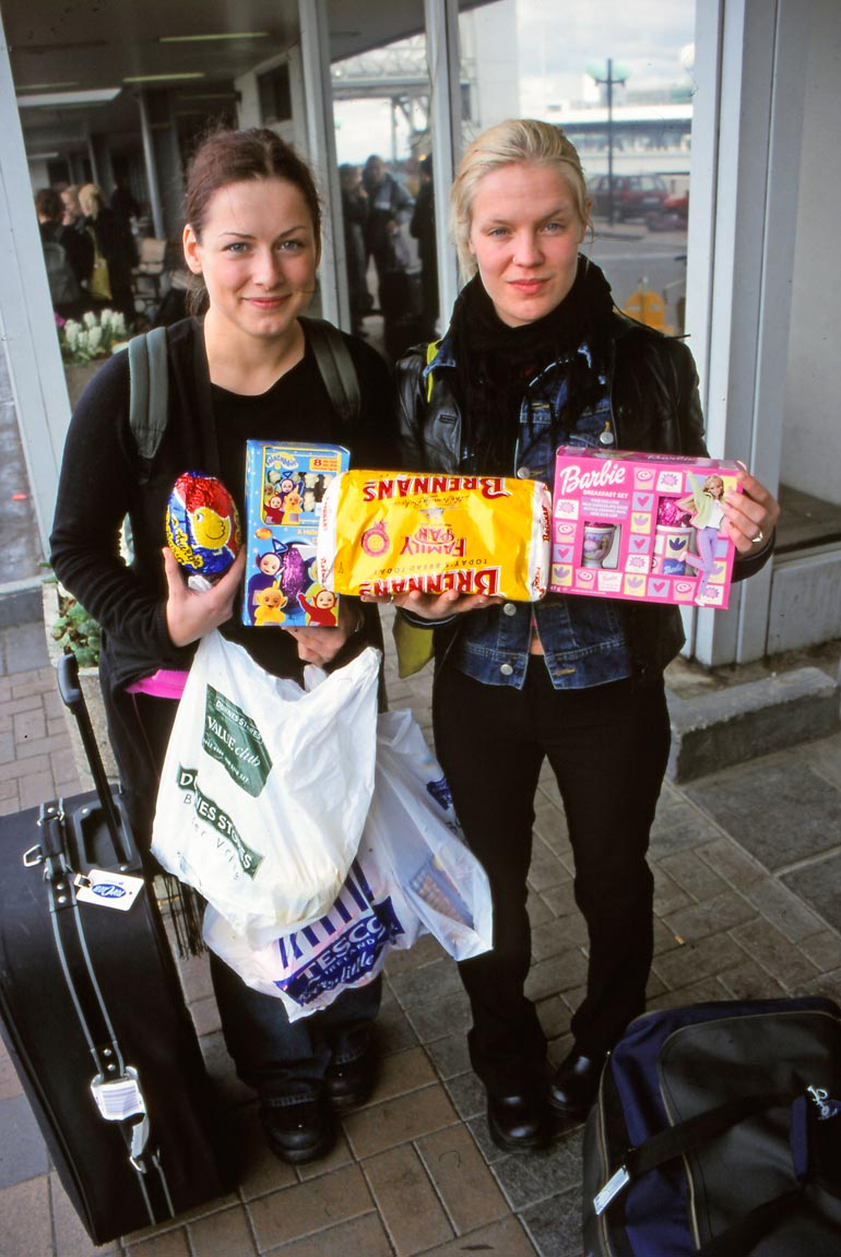 Shoppailureissun antia olivat korut, esiintymisvaatteet ja tuliaiset poikaystäville ja perheille.