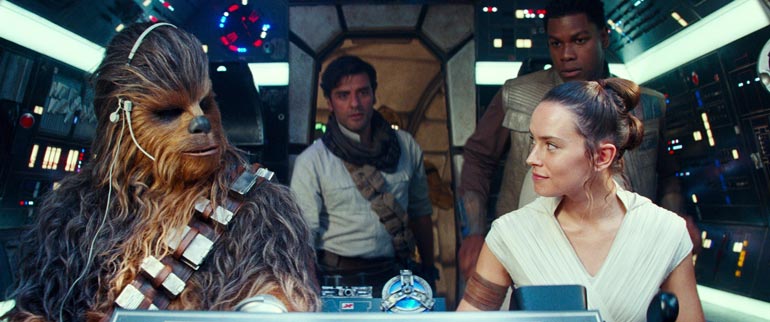 Tuhtia tiliä takova Star Wars -tähti Joonas Suotamo pitää elokuvapalkkiot omina asioinaan. – Kunhan tulee toimeen, se on tärkeintä. Sitä enempi on vain pöyristelyä, kuten Forrest Gump sanoo!