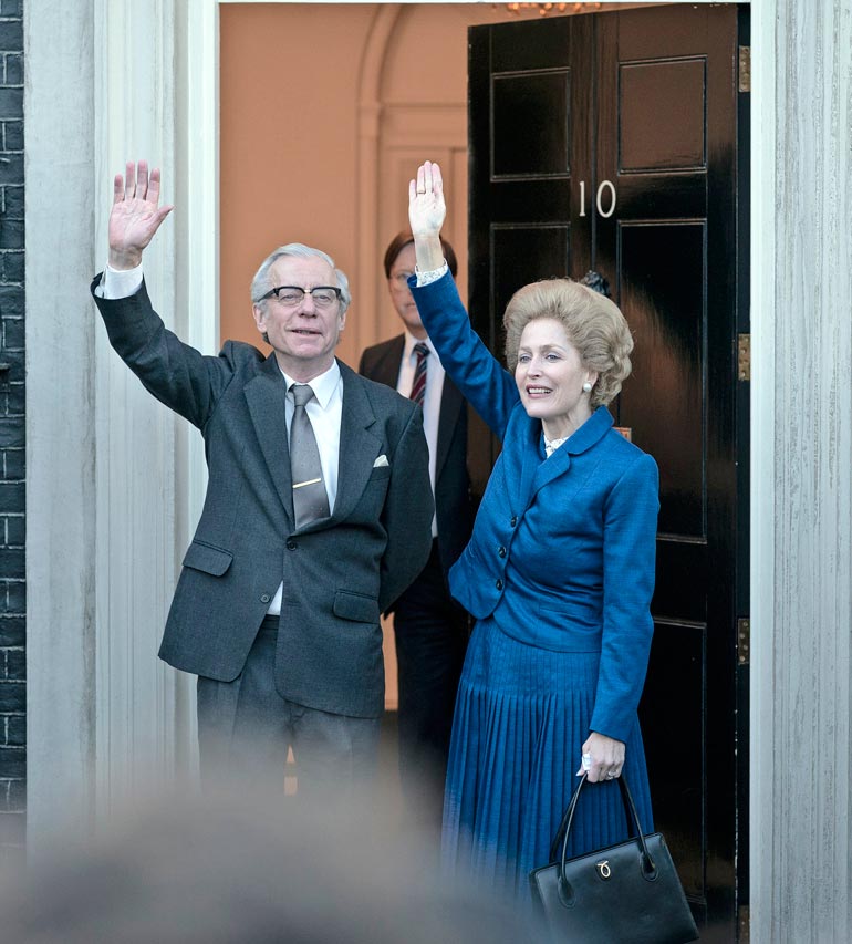Gilliania on kehuttu roolistaan Margaret Thatcherina huippusuositussa kuninkaallissarjassa The Crown.