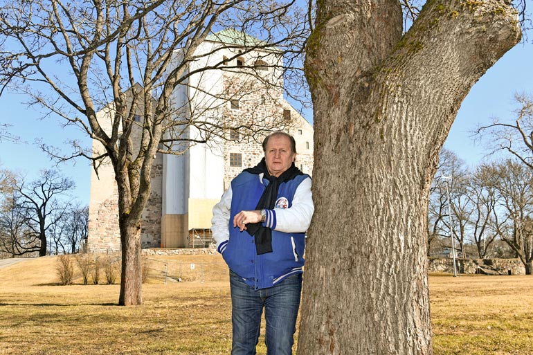Juhani ”Tami” Tamminen, 70, selätti vuonna 2010 pahan burnoutin. – Nyt olen niin täynnä energiaa, että jos maapallossa olisi kahvat, voisin tarttua niihin ja kiskaista ylös!