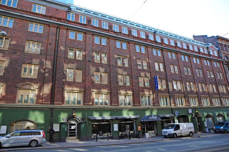 Andy majoittui helsinkiläisessä hotellissa.