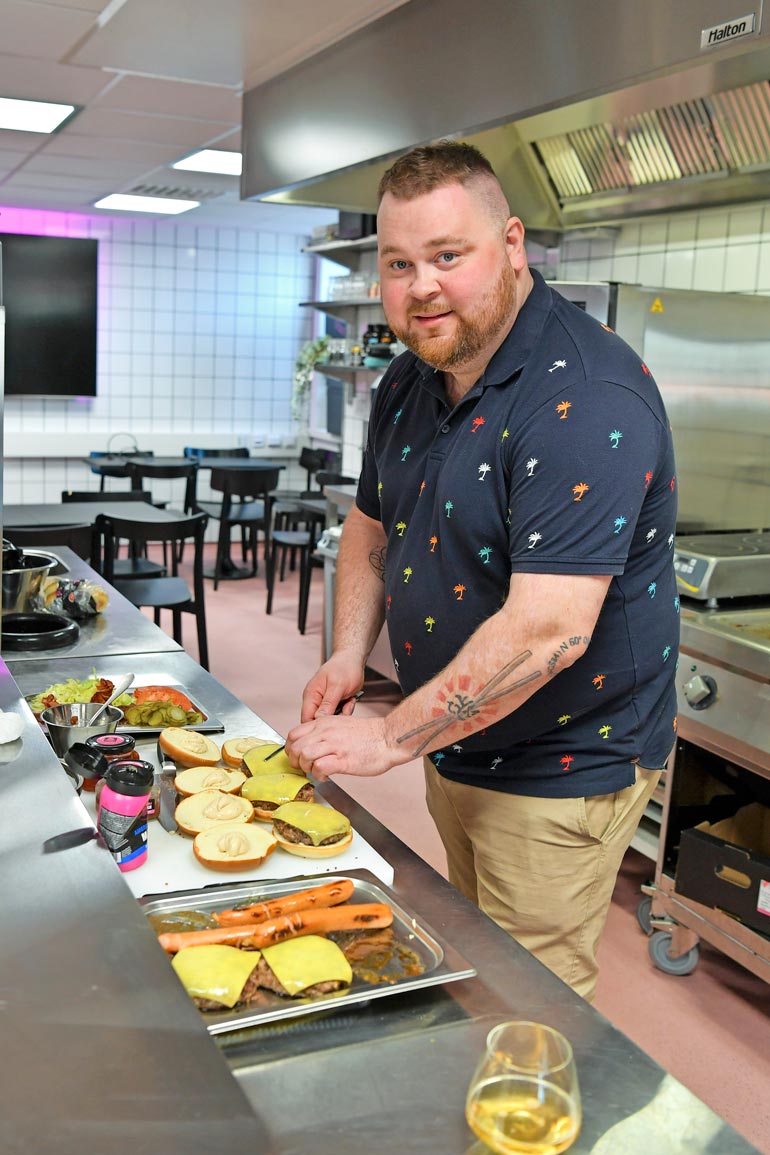 Naughty BRGR laajentaa vappuna purilais-imperiumiaan Suomen Chicagoon. – Odotukset uudesta Lahden-ravintolasta ovat todella kovat!