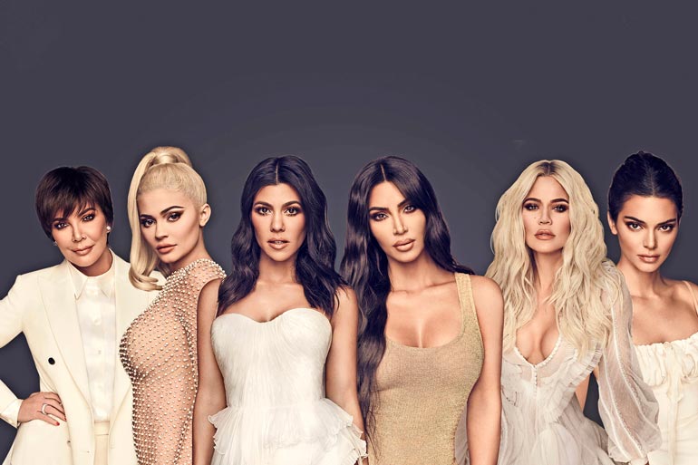 Perheenäiti ei jää neuvottomaksi Kardashianit-sarjan päättyessä, vaan hänen on huhuttu tyttäriensä tavoin havittelevan kosmetiikka-alalle.