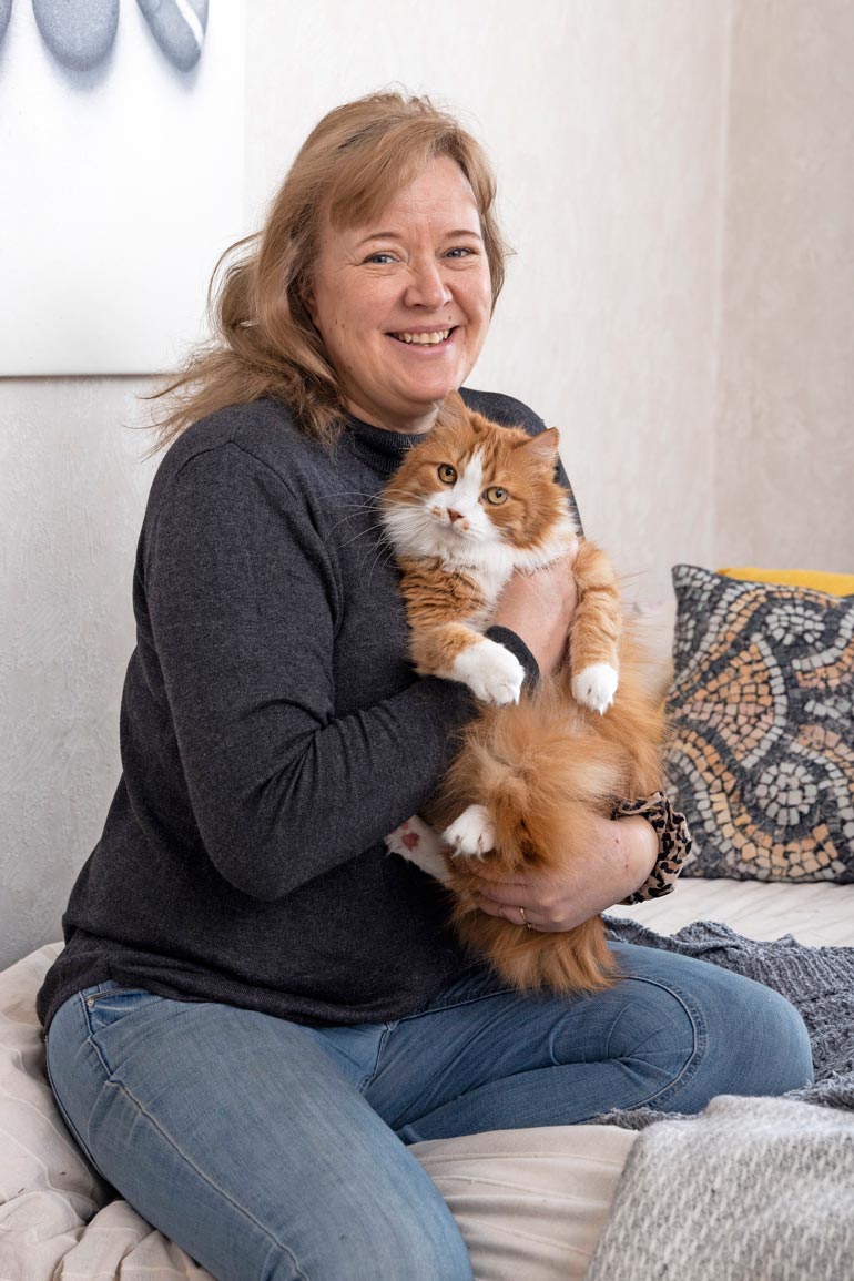 Simba rakastaa huomiota. Sen silmistä näkyy, miten se on mielissään, kun siitä puhutaan ylevään sävyyn.