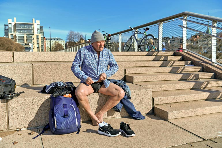 – Talviuinti madaltaa verenpainetta, speedo-peto tietää.