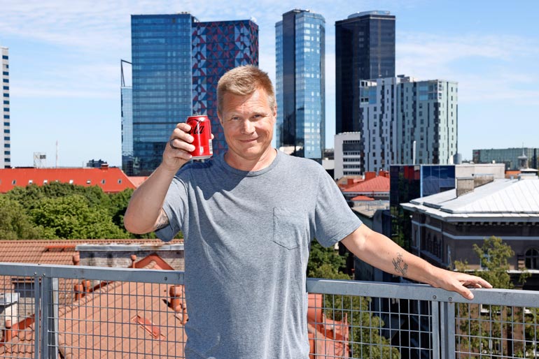 Mika kutsui Seiskan kotiinsa Tallinnaan. – En anna kotiani ventovieraiden käyttöön, mutta lapseni saavat tulla ja mennä mielensä mukaan.