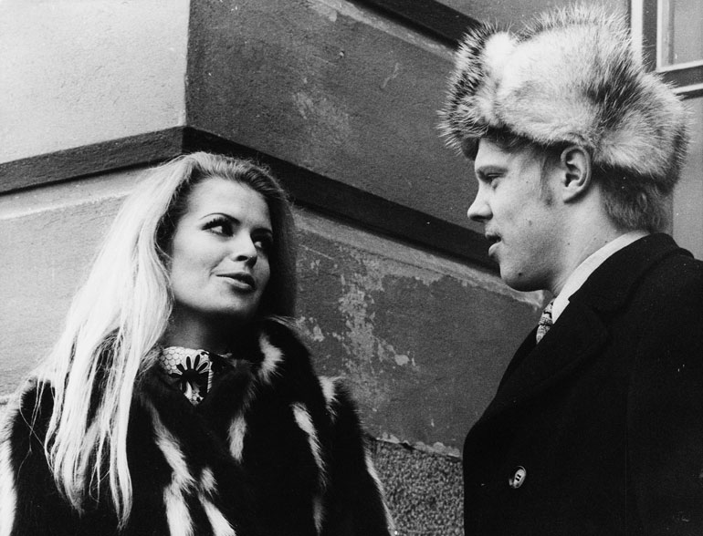 Leena Brusiin näytteli Vesa-Matti Loirin rinnalle Spede Pasasen elokuvassa Jussi Pussi vuonna 1970.