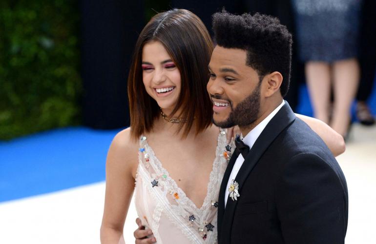 Selena Gomez ja The Weeknd vuoden 2017 MET-gaalassa.