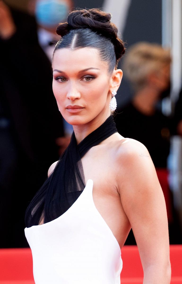 Bella Hadid Cannesin elokuvajuhlilla muutama päivä sitten.