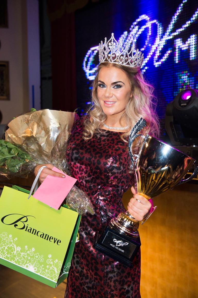 Rosanna voitti Miss Helsinki -kilpailun vuonna 2015. Hän on pyörittänyt kisoja vuodesta 2018.