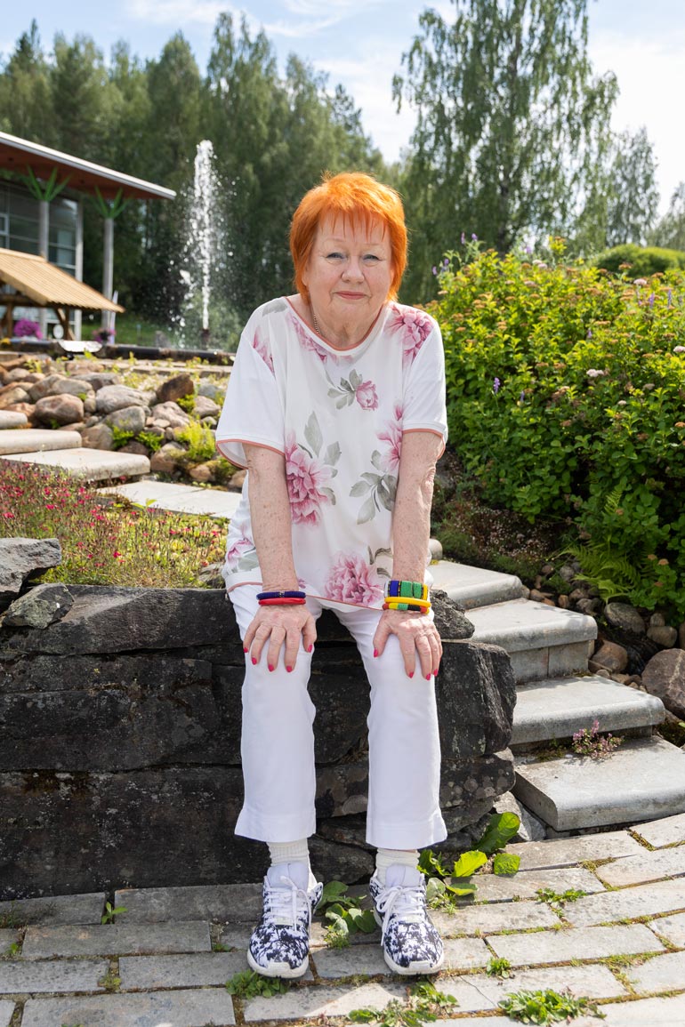 – Suomalaiset pelkäävät munaamista ja epäonnistumista. Meillä on voimakas kritiikin ja yleisön pelko. Se on kulttuurin tottumattomuutta. Vuorovaikutusta pitäisi opettaa päiväkodista lähtien, Tuija sanoo.