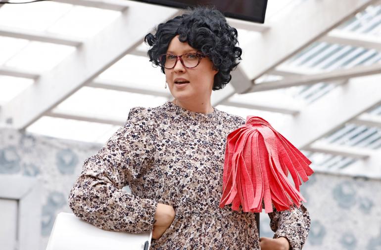 Matti Nykäsen tytär Eveliina Mäntykangas tekee näytelmässä teatteridebyyttinsä.