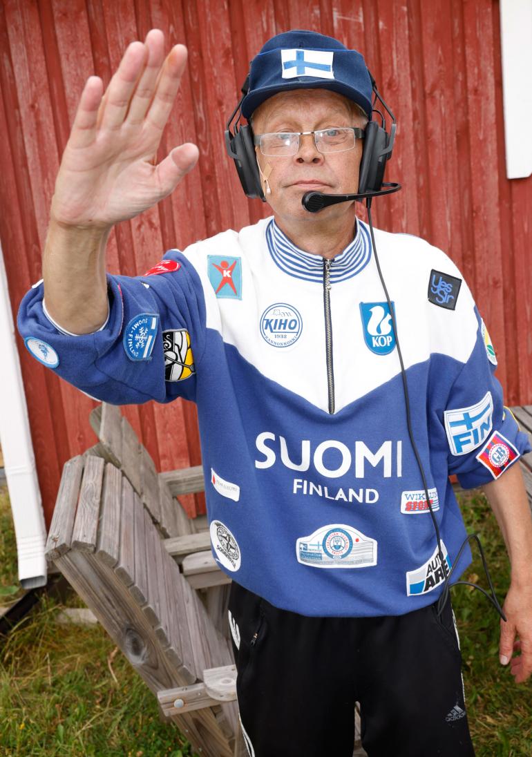 Myös imitaattori Kimmo Hannula vetää laulunäytelmässä useamman roolin.