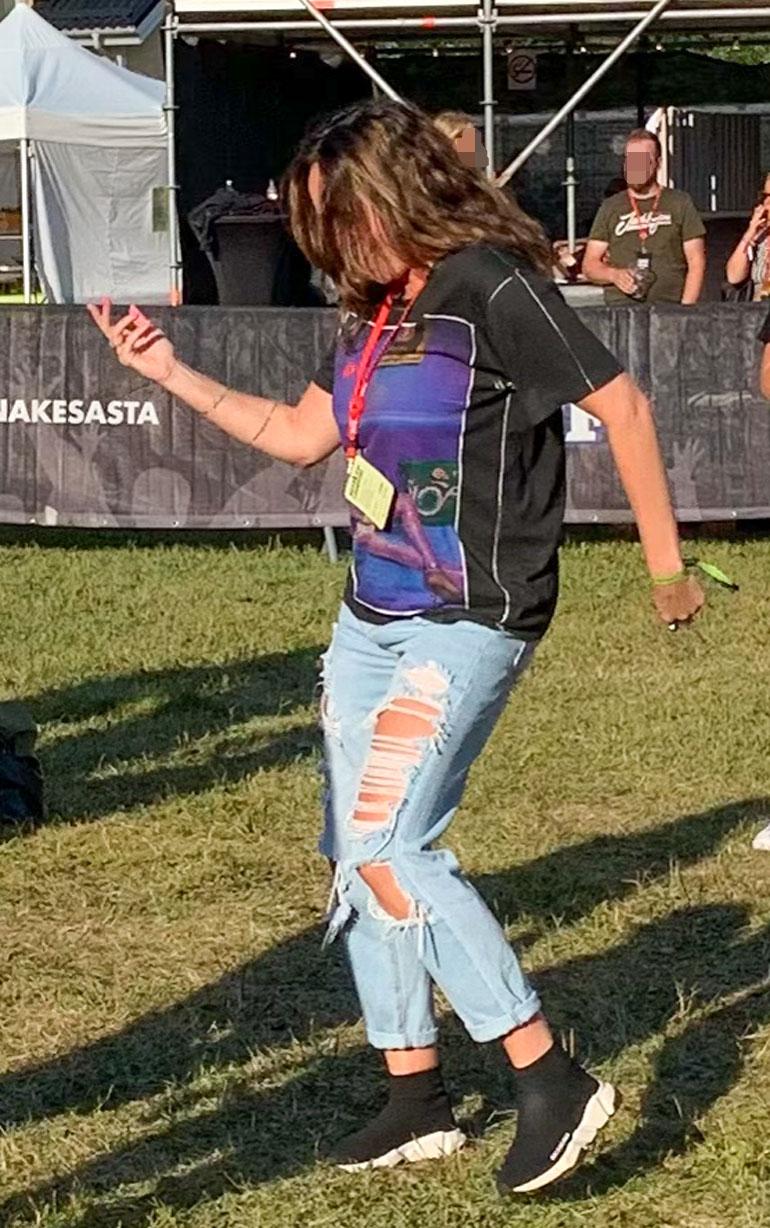 Näin moshaa Anitra!