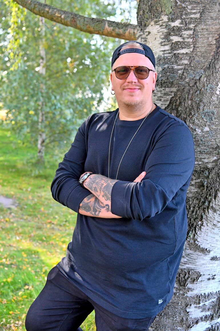 Artun harrastuksessa yhdistyy henkinen ja fyysinen puoli. – Ei ole yhtään hullumpaa, että huomaamattaan käppäilee metsikössä 10 kilometriä.