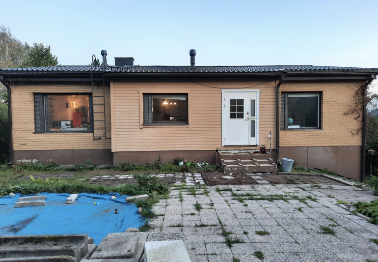 Lääkäriperheen omakotitalo on remontin tarpeessa
