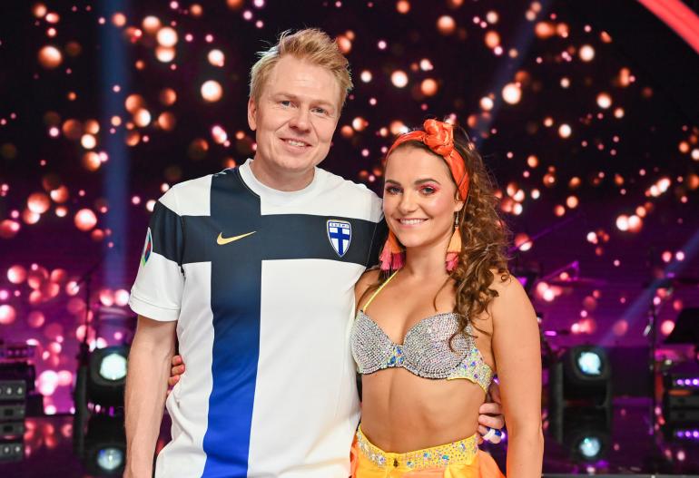 Aki Riihilahti ja Katri Mäkinen eivät hätkähtäneet arvovaltaisen raadin murska-arvioista.