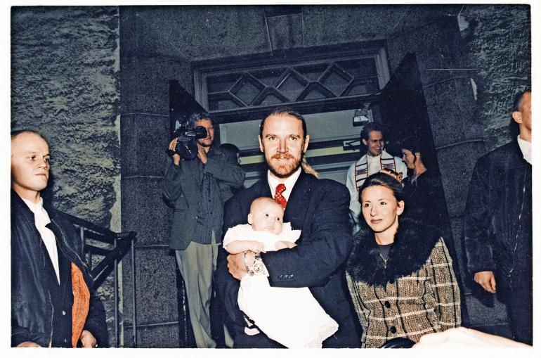 Renny Harlinilta upposi paljon rahaa huoltajuuskiistassa. Tässä Lukas-poika ja Tiffany ristiäisissä.