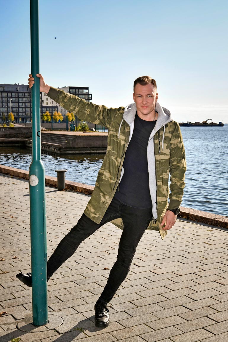 Kotkan poikii ilman siipii. Meri on kotkalaiselle Anssille tärkeä elementti.