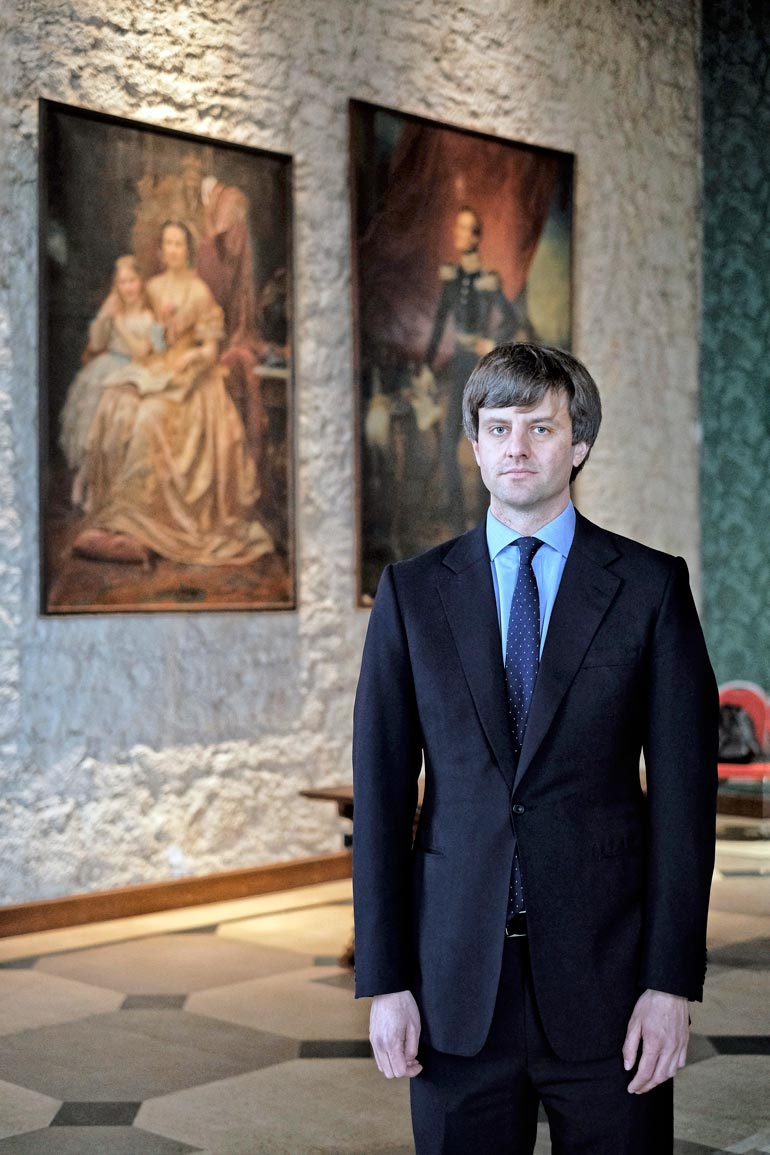 Linnan ja tilusten lisäksi Ernst Augustin poika luovutti miljoonien eurojen arvosta suvun taidetta museokäyttöön.