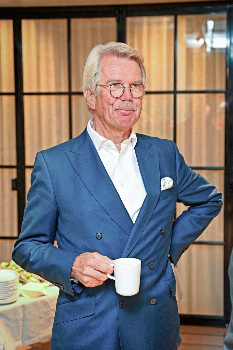 Björn Wahlroos, tienasi ensimmäisen miljoonansa 1990-luvun alussa. Satumaisen rikas hänestä tuli 1998, ryhdyttyään johtamaan osaomistamaansa investointipankkia.