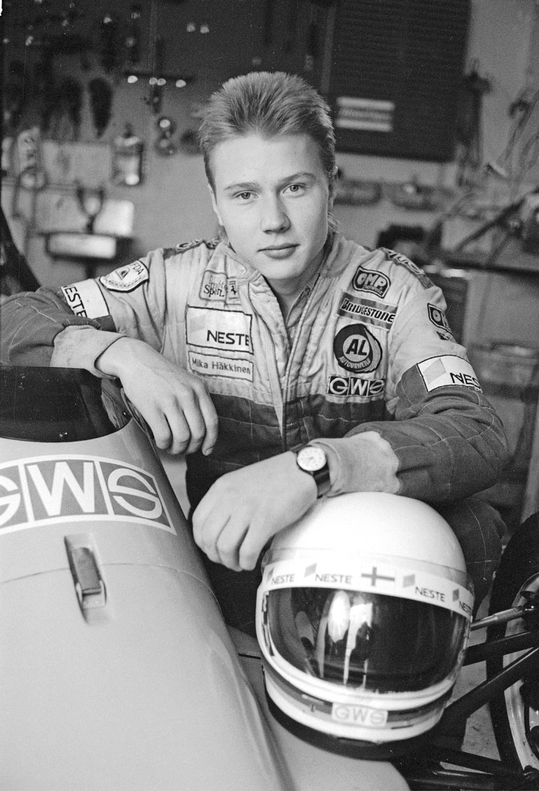 Tässä on tuleva maailmanmestari. Nuori kuski Mika Häkkinen kuvattuna 1970-luvulla.