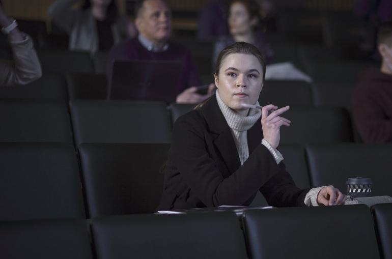 Kuin nuori Jodie Foster! Rikostutkija Kari Sorjosen Janina-tytär (Olivia Ainali) joutuu kovaan paikkaan uudessa sarjamurhaajajahdissa. Tässäkö tuleva superpoliisi?