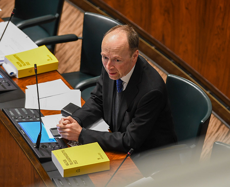 Sormus Jussi Halla-aho