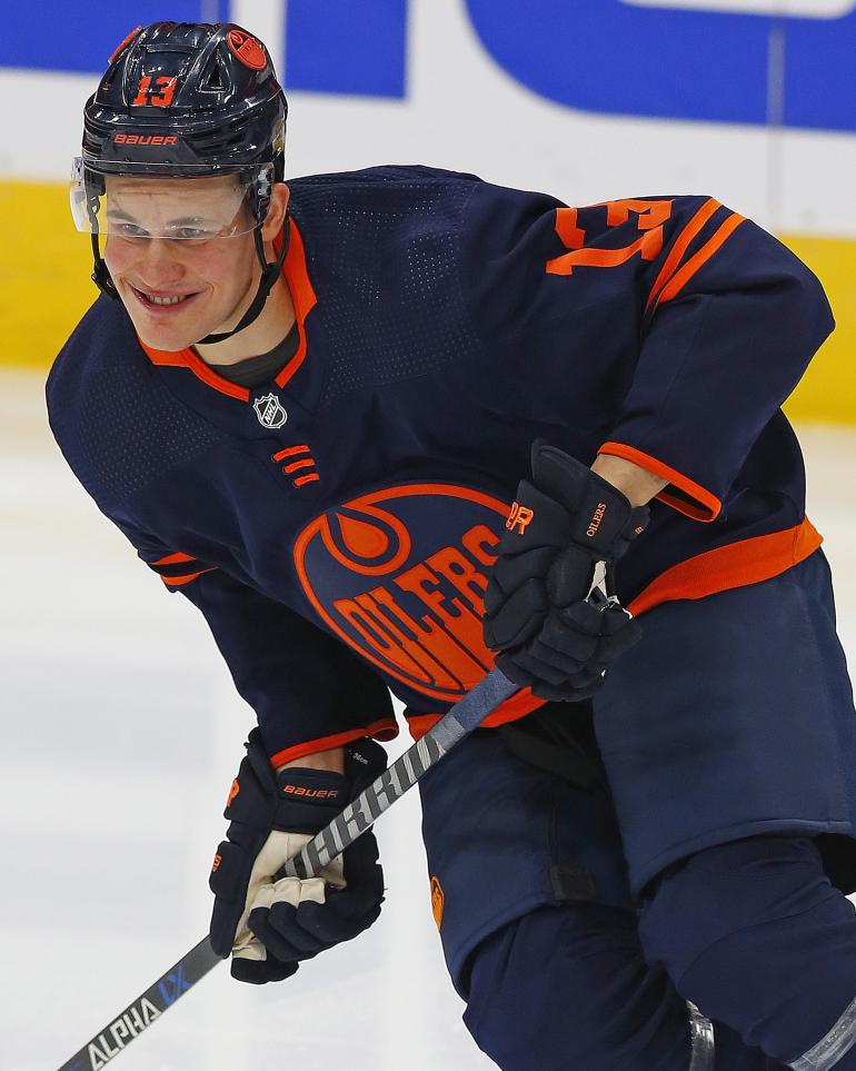 Tuo hymy! Tätä velikultaa koko Edmonton rakastaa. Hyvät naiset ja herrat, Jesse Puljujärvi #13.