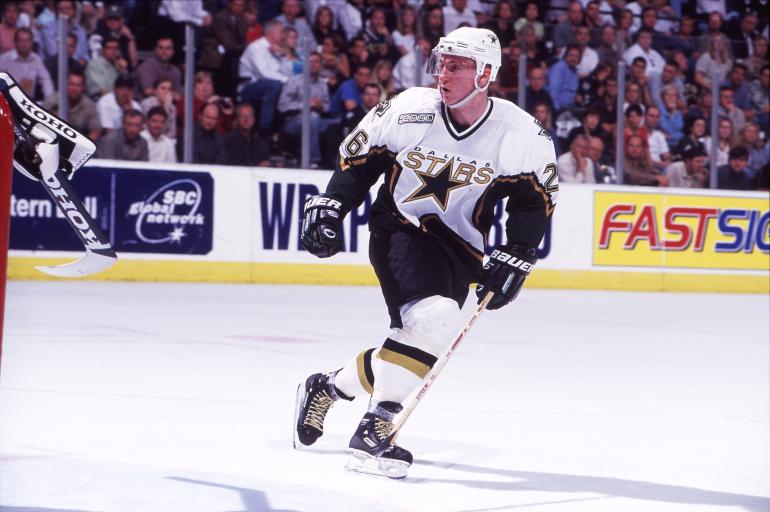 Dallas Starsin seuralegenda Jere Lehtinen arvostettiin peräti kolmesti (1998, 1999, 2003) Frank J. Selke Trophylla. Pysti ojennetaan NHL:n parhaalle puolustavalle hyökkääjälle.