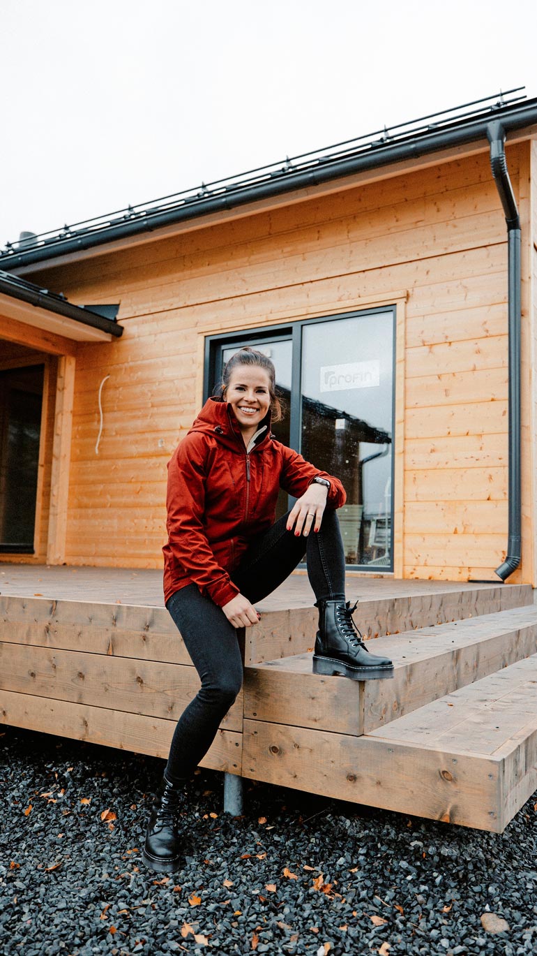 Krista Pärmäkoski muuttaa pian upouuteen kotiin Kuortaneelle. – Taloon tulee 173 neliötä plus ulkosauna!