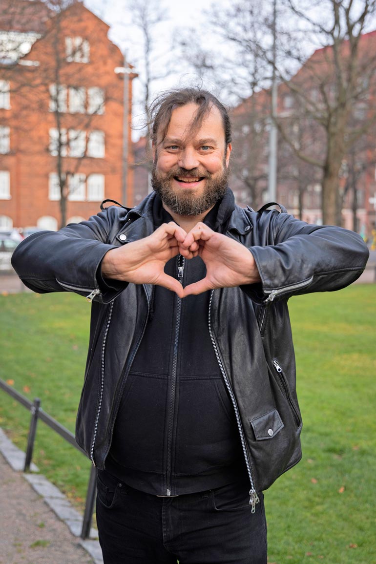 Harri arvostaa rehellisyyttä. – En ole tosin koskaan tavannut sellaista tyyppiä, joka arvostaisi epärehellisyyttä, hän nauraa.