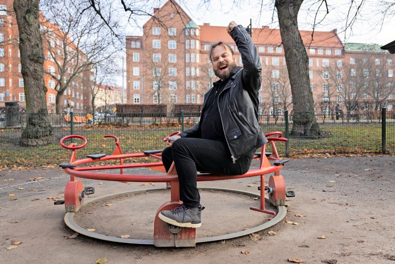– Tuntemattomien seksiehdotukset ovat olleet imartelevia ja vähän pelottaviakin, Harri nauraa.